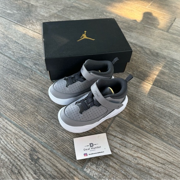 Brand New Air Jordan Max Aura 5 Toddler’s shoes “Grey” - Picture 7 of 10